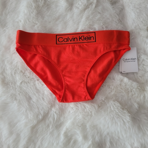❤️‍🔥CALVIN KLEIN BRAND NEW BRALETTE AND BIKINI SET SIZE S - Picture 15 of 16